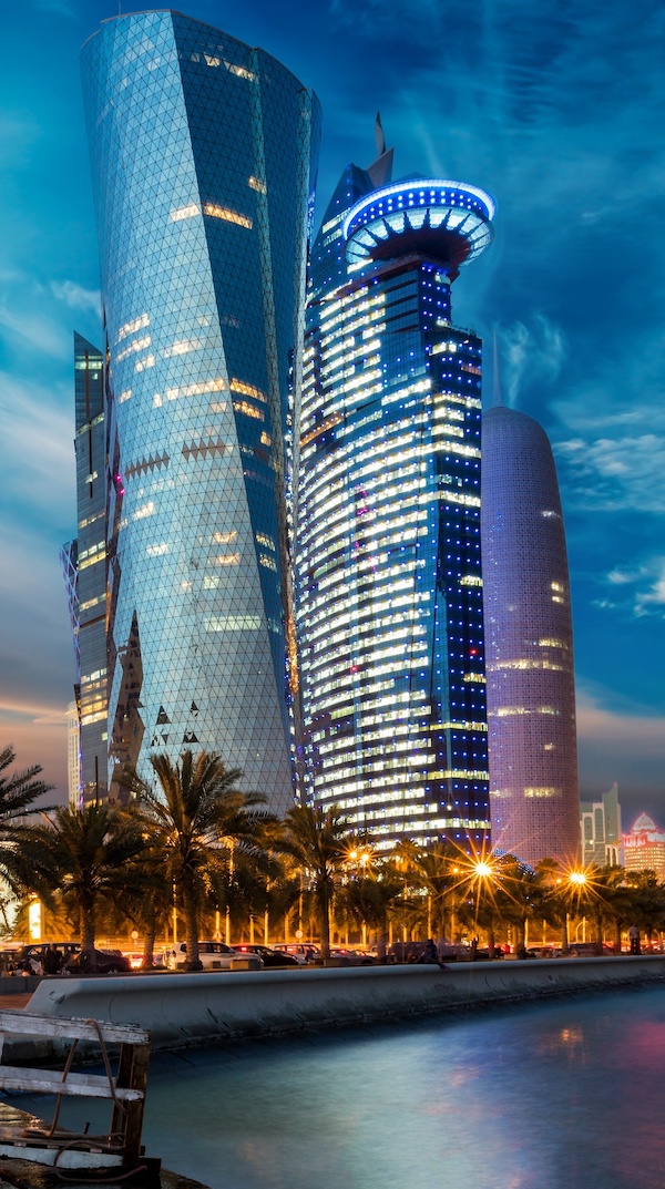 evening-houses-skyscrapers-qatar-5k-g2-1280x2120